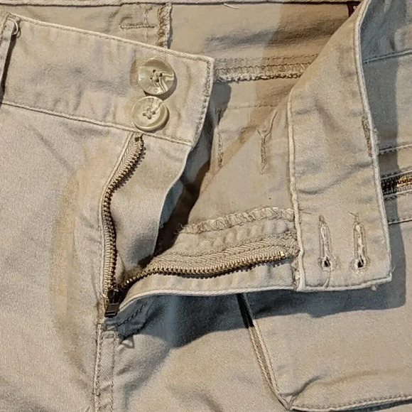 Nevada Women's Brown Cargo Capris in  Size 7/8 - Picture 3 of 14